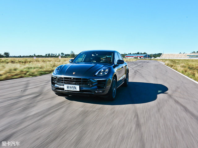 f-pace对比xc60,fpace和x4推荐哪款呢