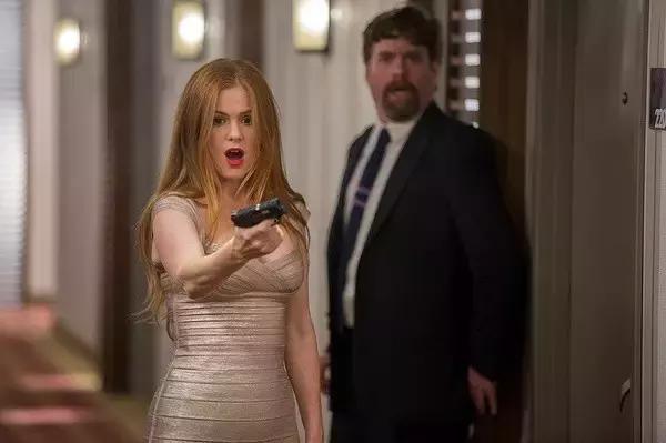 放着间谍这份很有前途的职业，为什么要当逗比呢