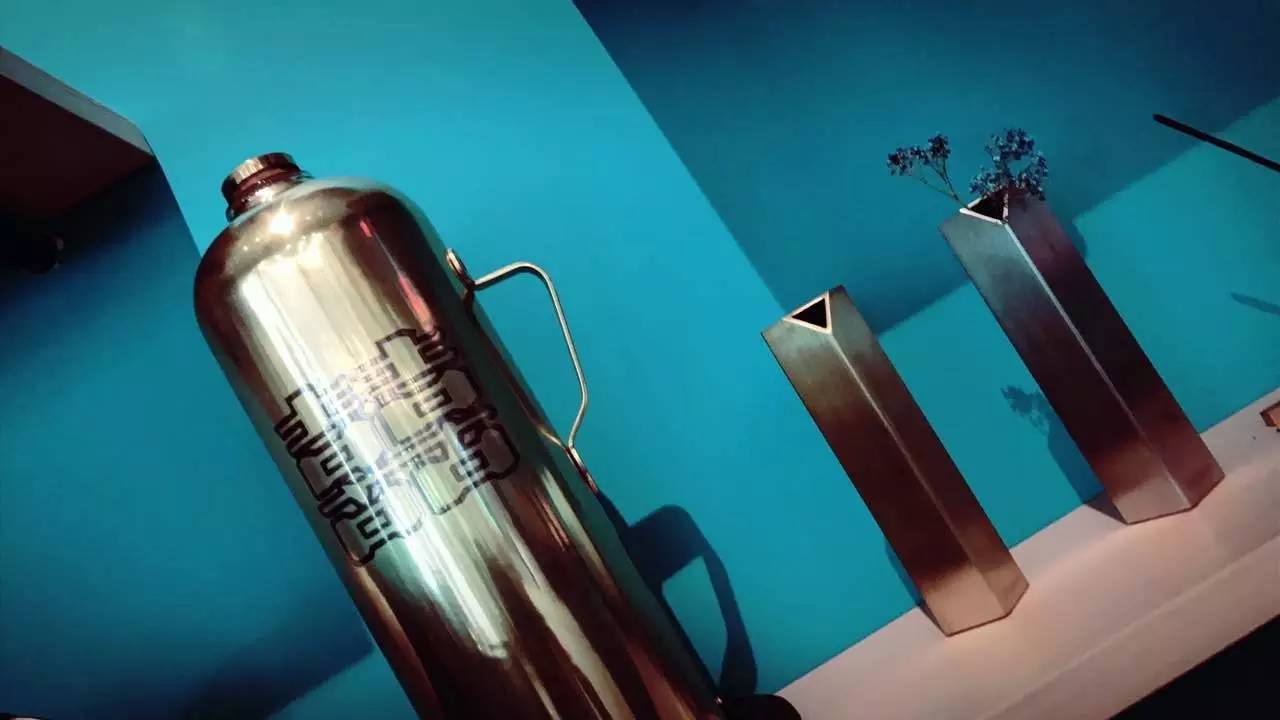 为了了解什么是好物，她3年时间把自己家所有家具摆设换了3遍