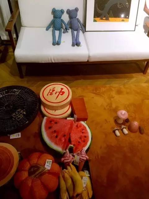 为了了解什么是好物，她3年时间把自己家所有家具摆设换了3遍