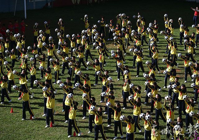 昆明市西山区华昌小学足球队,华昌小学的足球赛视频