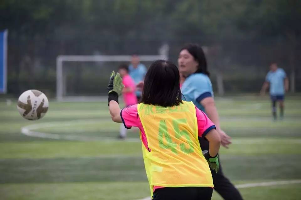 板凳观察——水军女足：上善若水，厚德载物