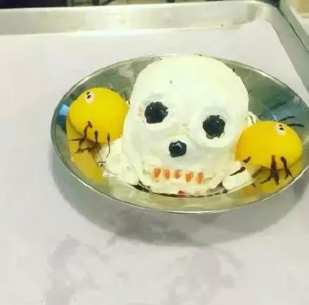 还是憋吃9块钱的砂锅大嘴猴啦，我们一起去吐吧