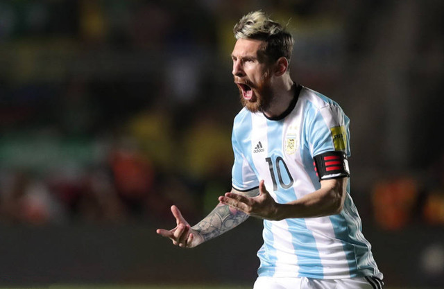 还敢黑球王？专注打脸三十年，梅西球场复仇记