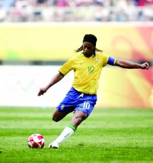 小罗纳尔迪尼奥传奇完整版,小罗纳尔迪尼奥过人集锦