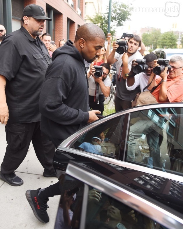 侃爷上脚yeezy450,侃爷上脚yeezy350搭配