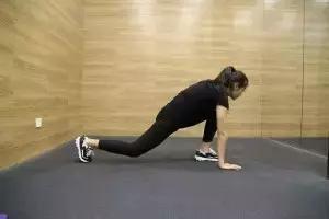 解决腰痛的腰椎锻炼方法,练一下腰椎的操