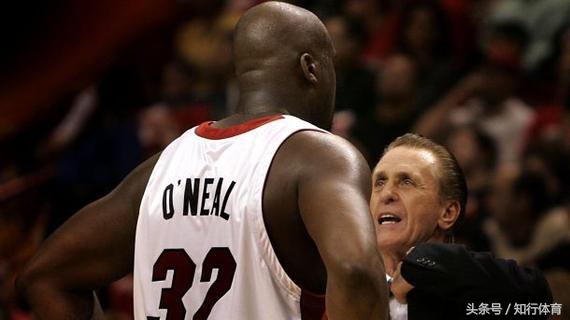 篮板机器笑傲全联盟无人能敌，恐毁一人之手