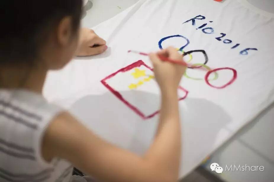 想象无限，创意T恤被宝贝儿们画成了“春田花花”