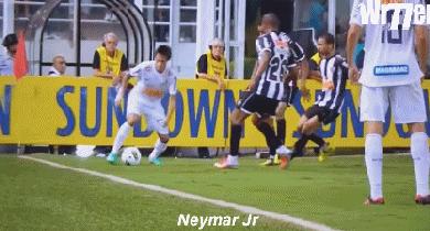 足坛10大过人必杀技,大罗对小罗停球