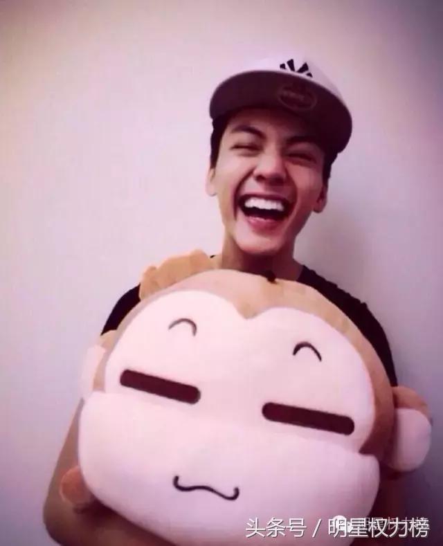 实拍偶遇陈伟霆赵丽颖张艺兴,赵丽颖陈伟霆卡通