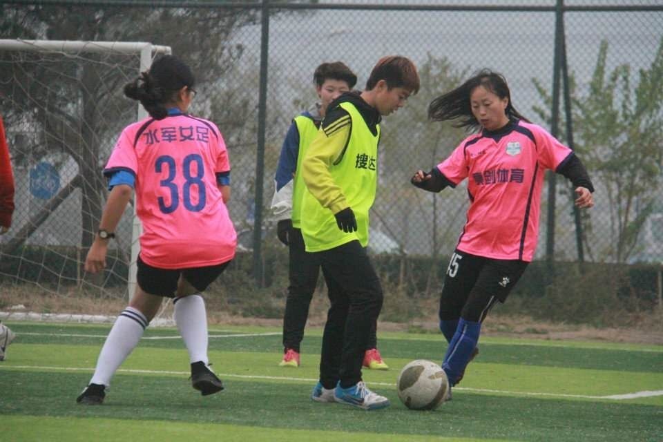 板凳观察——水军女足：上善若水，厚德载物