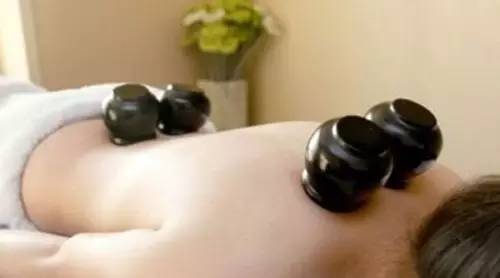 年轻人肩周炎是什么原因引起的,肩周炎是冬季高发期吗