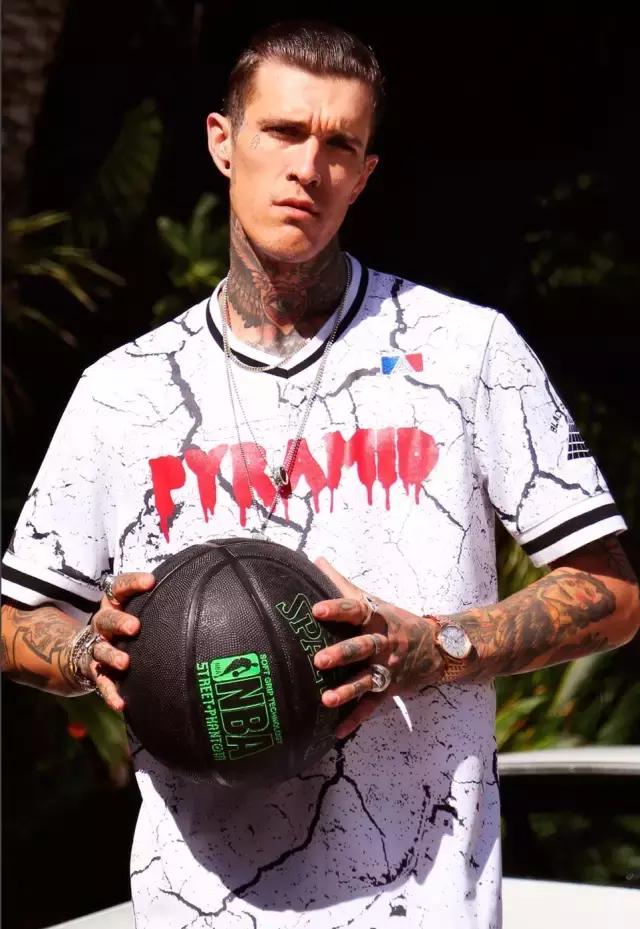 坏小子,chrisbrown穿搭品牌