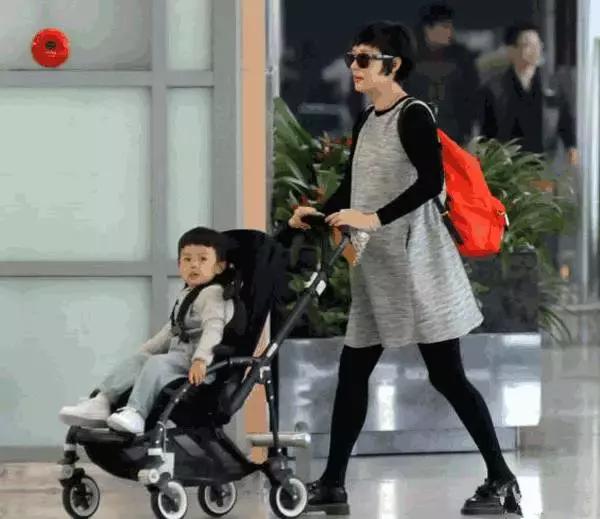 明星宝宝都用什么婴儿推车,明星们都用哪款婴儿推车