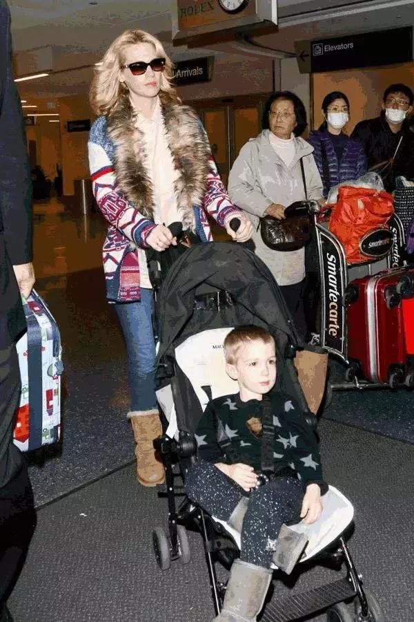 明星宝宝都用什么婴儿推车,明星们都用哪款婴儿推车