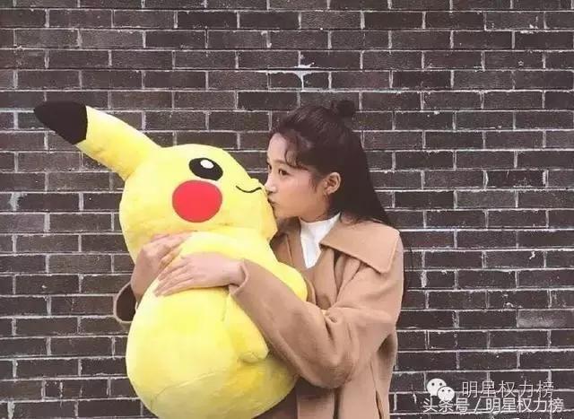 实拍偶遇陈伟霆赵丽颖张艺兴,赵丽颖陈伟霆卡通