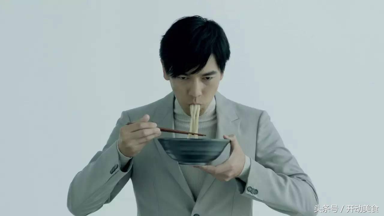 日本乌冬面用脚踩出来的,乌冬面脚踩出来的