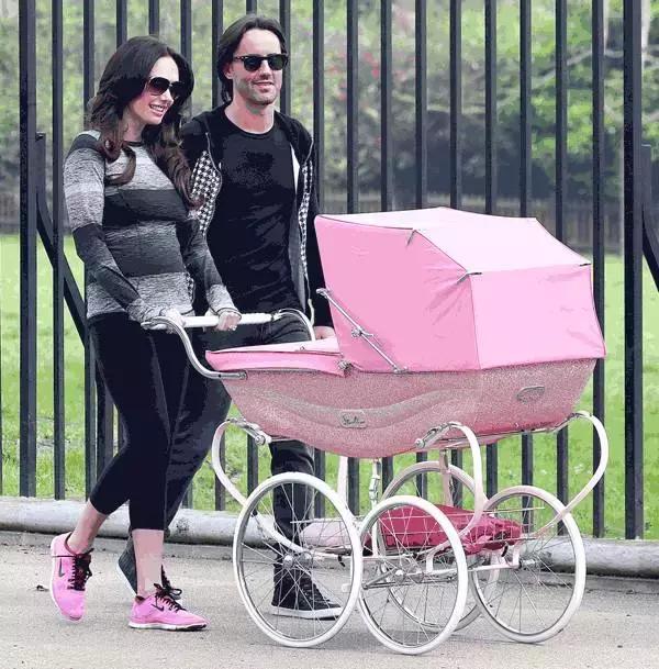 明星宝宝都用什么婴儿推车,明星们都用哪款婴儿推车