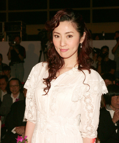 9款时尚发型搭配超养眼,十种烫发平卷发型