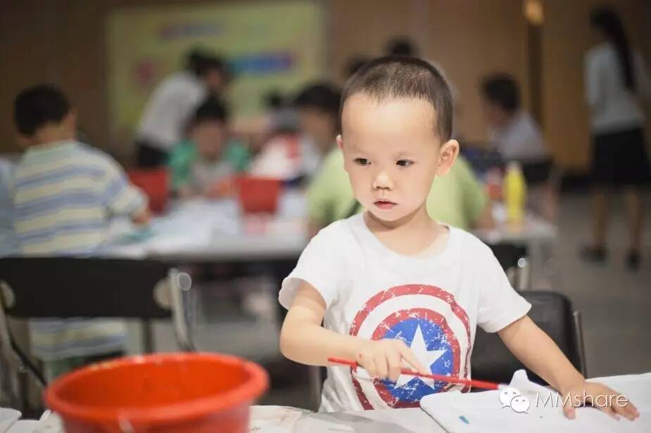 想象无限，创意T恤被宝贝儿们画成了“春田花花”