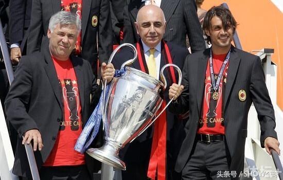 这个让人厌恶的政客，为何赢得了圣西罗巨型横幅的致敬？