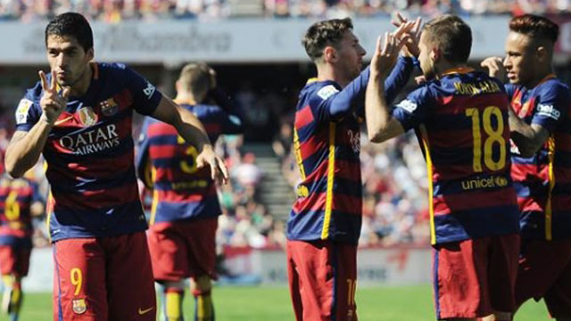 原创·青锋随手出鞘，问谁人、敢与我漫步云霄？足坛顶级9号苏神