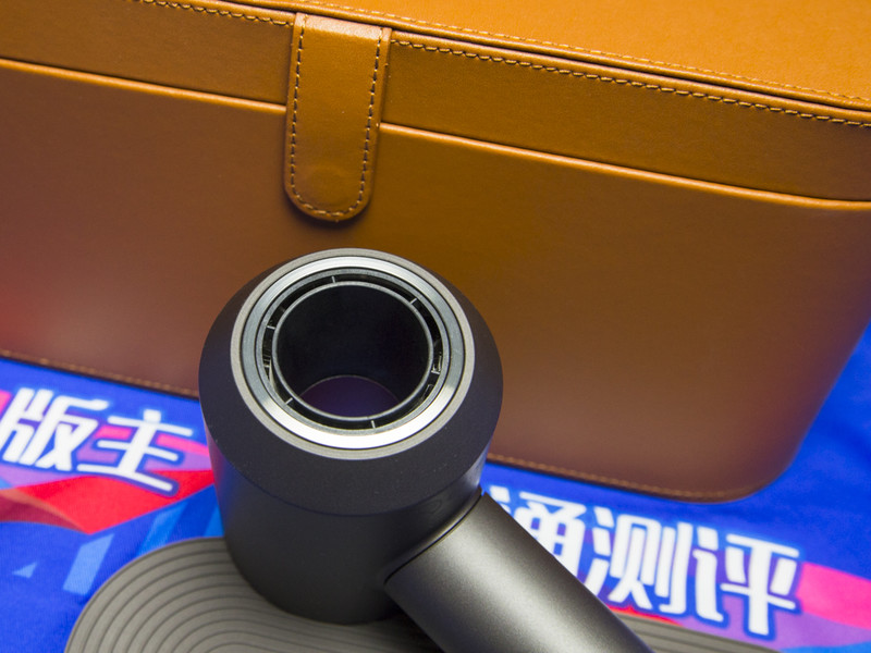 两千四五的戴森吹风机真的好吗,戴森的吹风机到底值不值得买