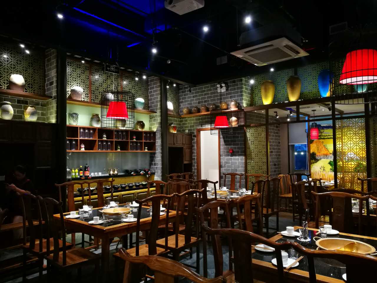 十一打折餐厅,十一月餐厅