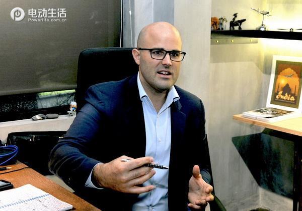 硬汉外表下的暖男大叔专访设计师Daniel