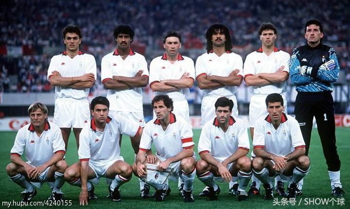 这个让人厌恶的政客，为何赢得了圣西罗巨型横幅的致敬？