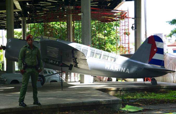 在古巴，1个人1个月只能有5个鸡蛋