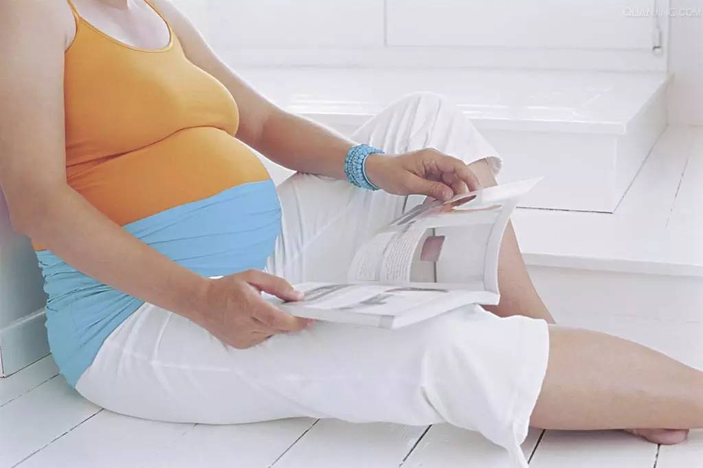 蚯蚓爬到地面上怎么回事,蚯蚓腿凸出来怎么治疗效果最好