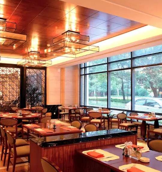 十一打折餐厅,十一月餐厅