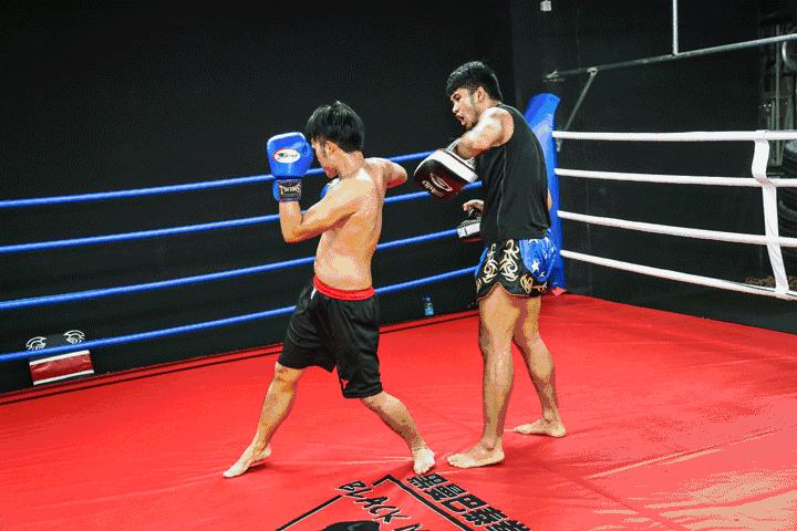 西藏21岁小伙瞒着父母徒步,一人穷游西藏13天