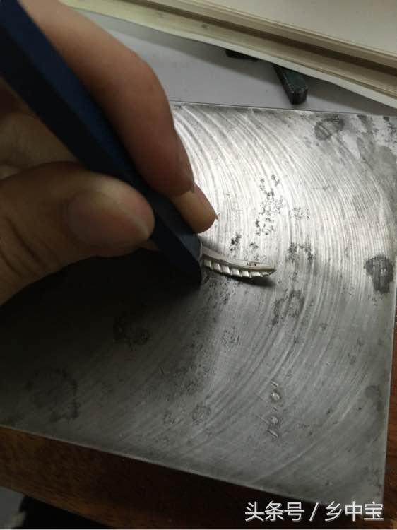 纯手工打造一枚银戒指的过程,纯手工银戒指简单的值多少钱