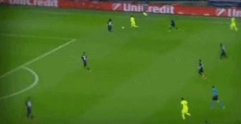 原创·青锋随手出鞘，问谁人、敢与我漫步云霄？足坛顶级9号苏神