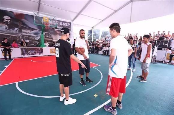 说到油漆区飙车，我只服托尼帕克