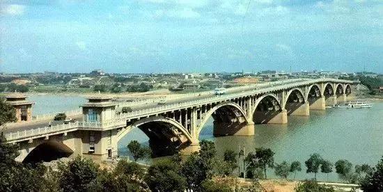 那些在大街上听的熟悉的手机铃声,那些在大街上听到的铃声