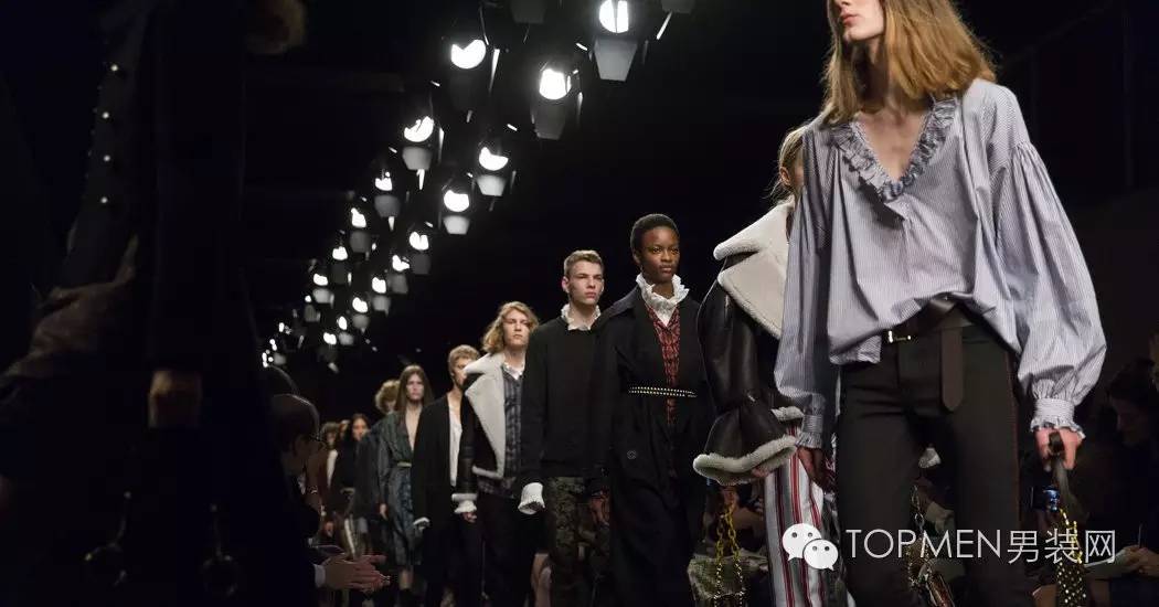 不是王子也能体验皇室生活，get这些皇室*用御**你也可以！