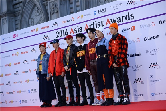 防弹和exo颁奖典礼,yes首尔出席活动视频