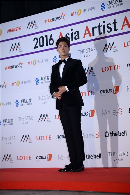 防弹和exo颁奖典礼,yes首尔出席活动视频