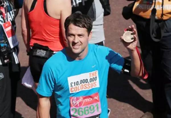 球场上他们是巨星，马拉松赛场他们也是跑男！