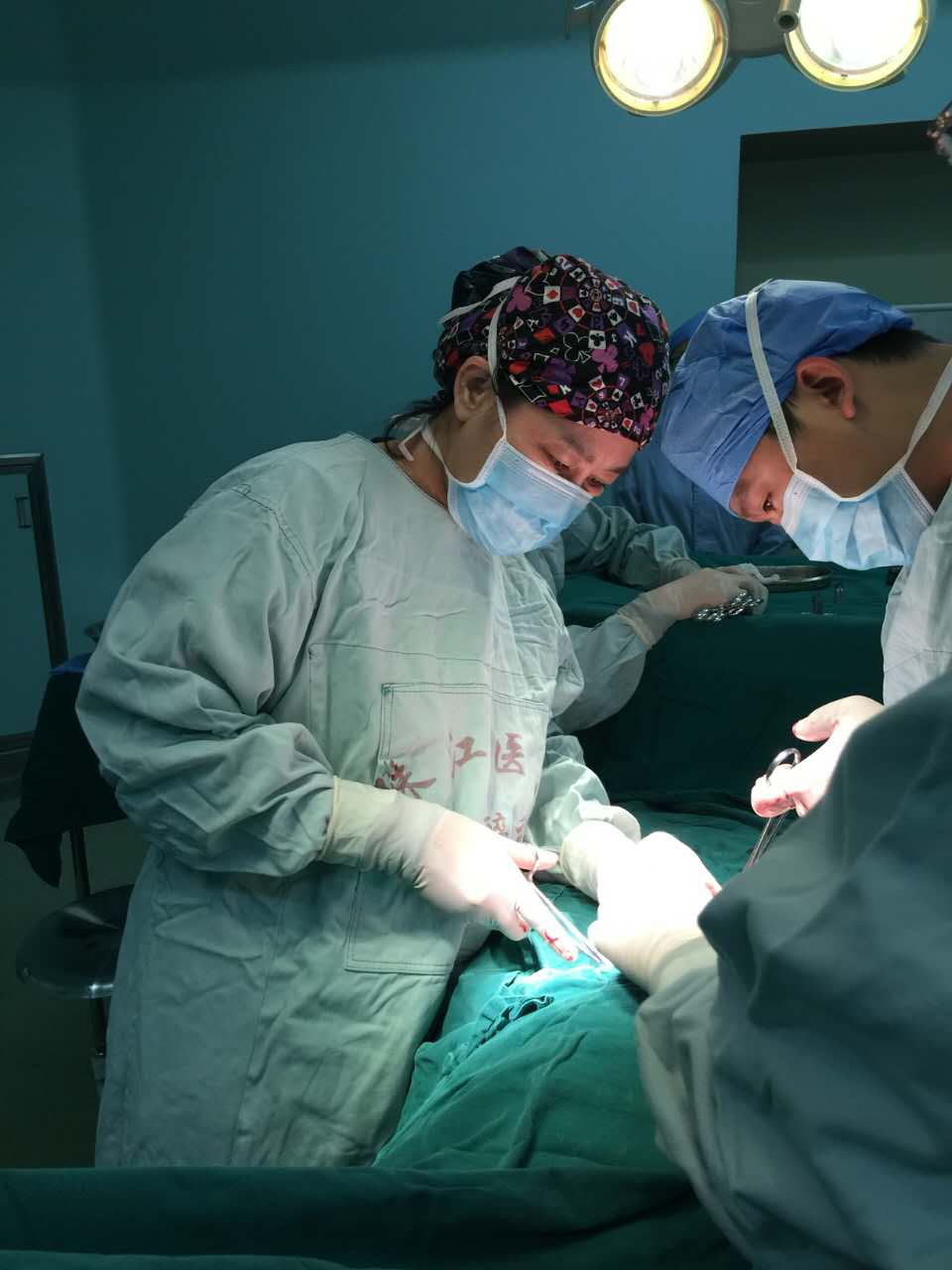 惊心动魄二胎宝妈突发脐带脱垂,高龄产妇胎心停止