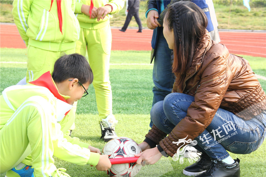 运动会家长穿衣服比赛,运动会家长穿同款衣服