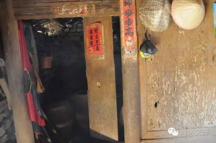 海南交警救小孩,交警协作救助受伤儿童