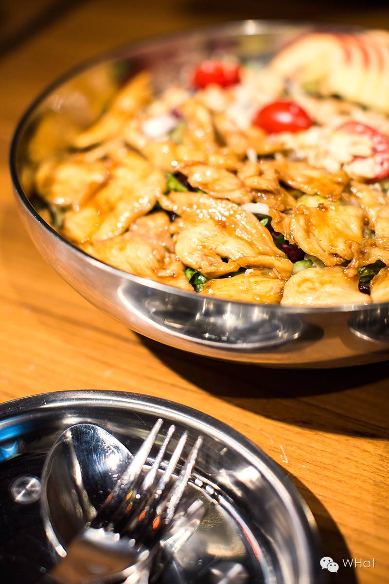 这家漫咖啡旗下的韩餐酒吧终于开到武汉，能俯瞰武汉天地清晨夜景