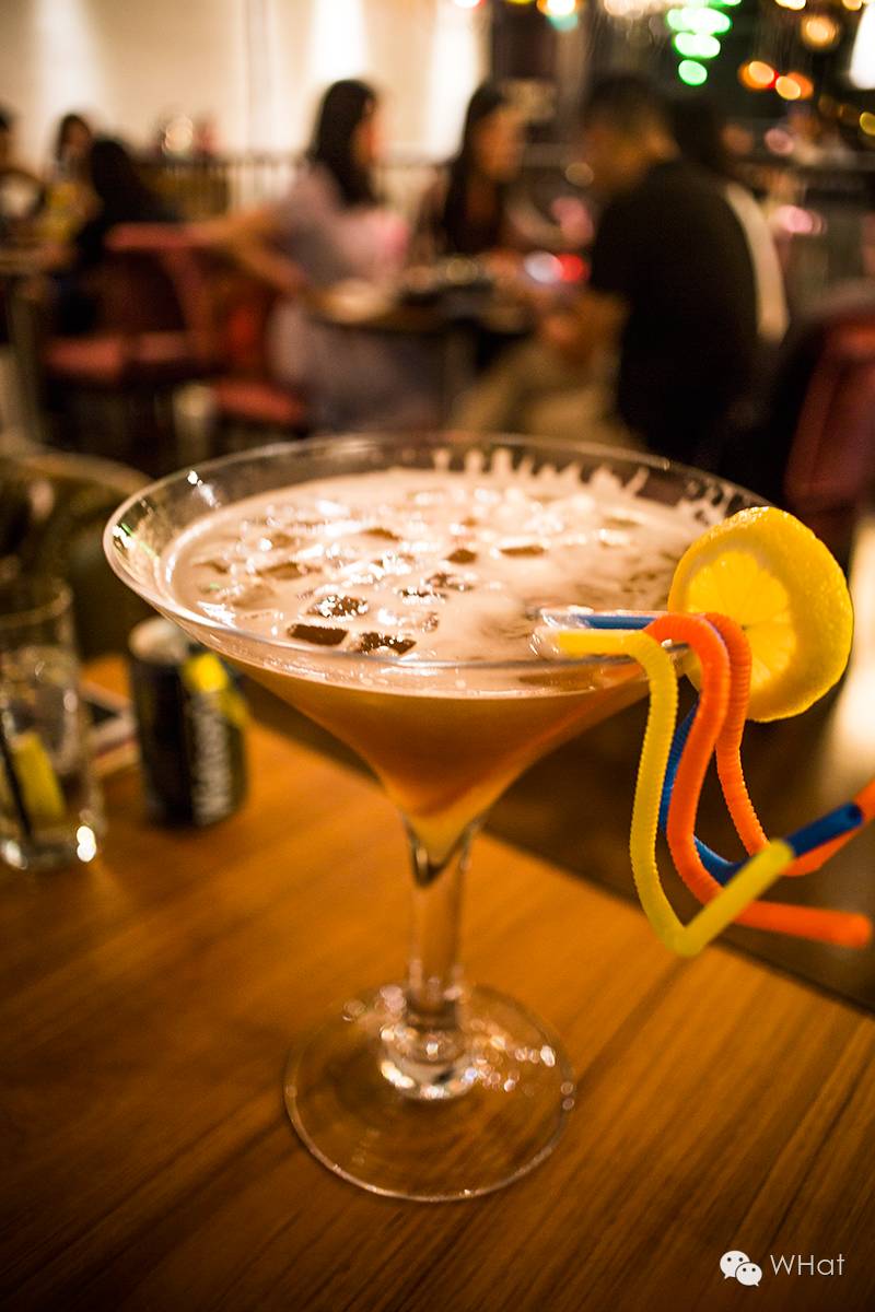 这家漫咖啡旗下的韩餐酒吧终于开到武汉，能俯瞰武汉天地清晨夜景