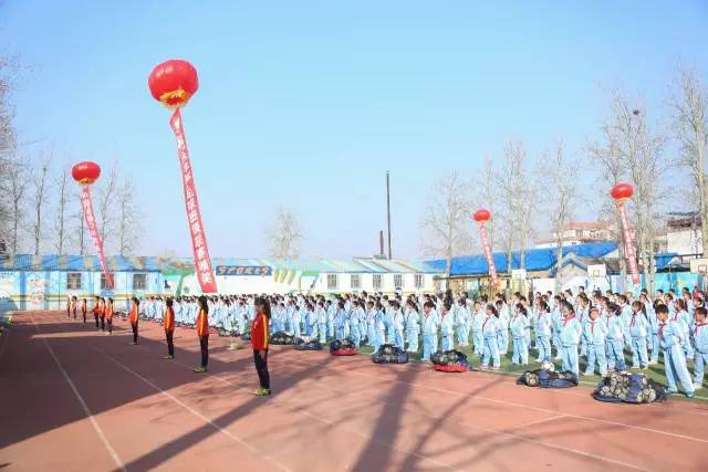 湖滨小学校园足球,小学校园足球联赛活动简报