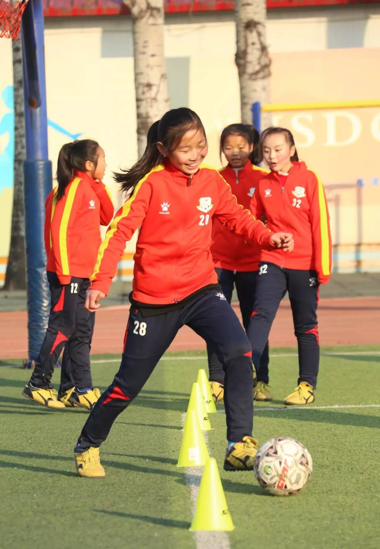 湖滨小学校园足球,小学校园足球联赛活动简报